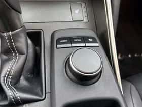 Lexus IS (2018) thumbnail 26