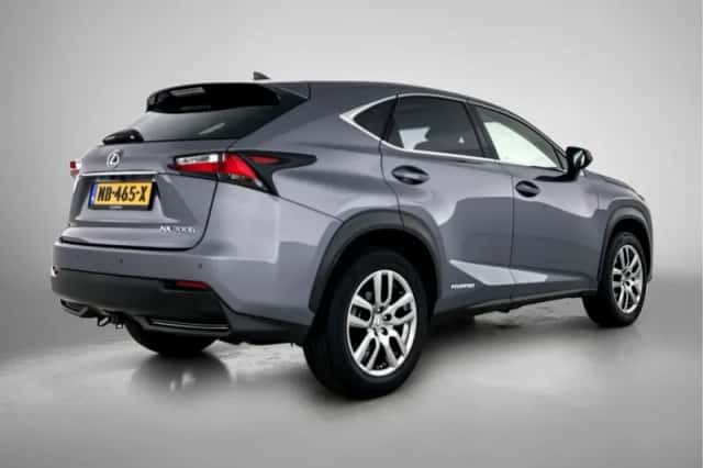 Lexus NX (2017) thumbnail 2