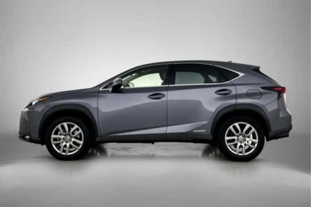 Lexus NX (2017) thumbnail 3