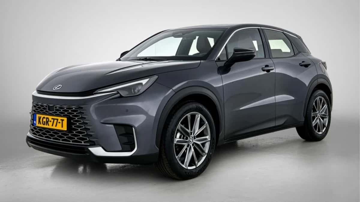 Lexus LBX (2024) — foto 1