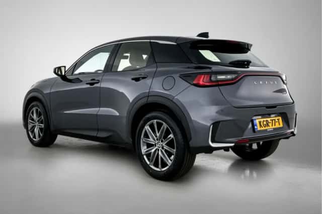 Lexus LBX (2024) thumbnail 13