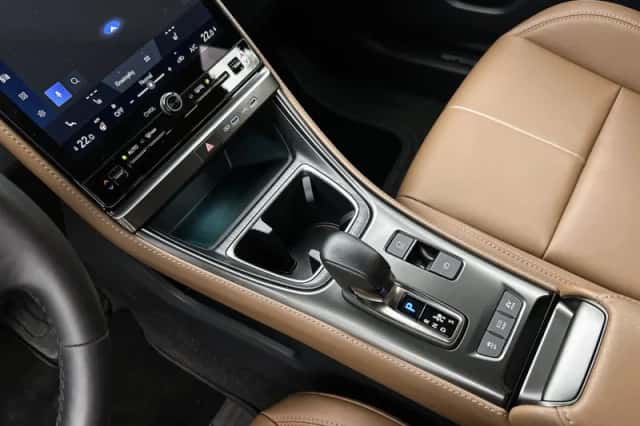 Lexus LBX (2024) thumbnail 18
