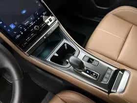 Lexus LBX (2024) thumbnail 18