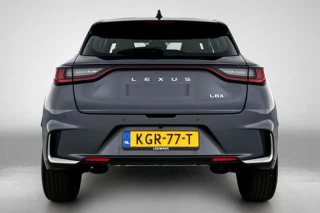 Lexus LBX (2024) thumbnail 21