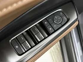 Lexus LBX (2024) thumbnail 22