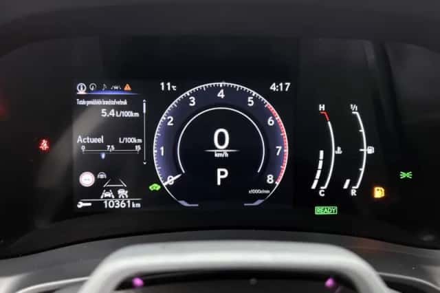Lexus LBX (2024) thumbnail 5