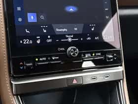 Lexus LBX (2024) thumbnail 9