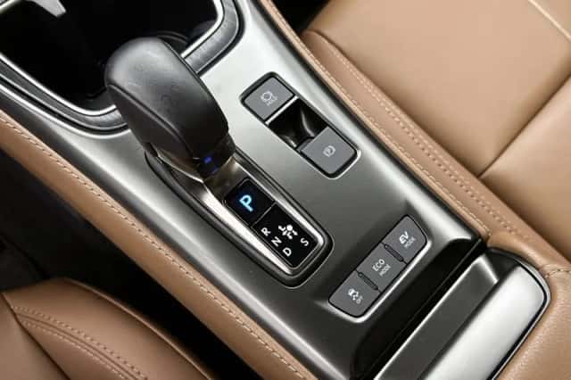 Lexus LBX (2024) thumbnail 10