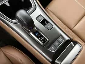 Lexus LBX (2024) thumbnail 10