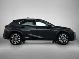 Lexus UX (2020) thumbnail 12