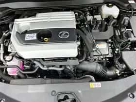 Lexus UX (2020) thumbnail 30