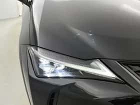Lexus UX (2020) thumbnail 32