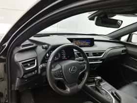 Lexus UX (2020) thumbnail 36