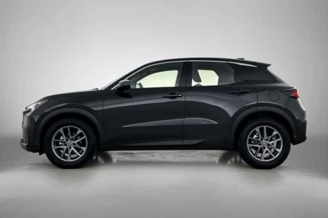 Lexus LBX (2024) thumbnail 3