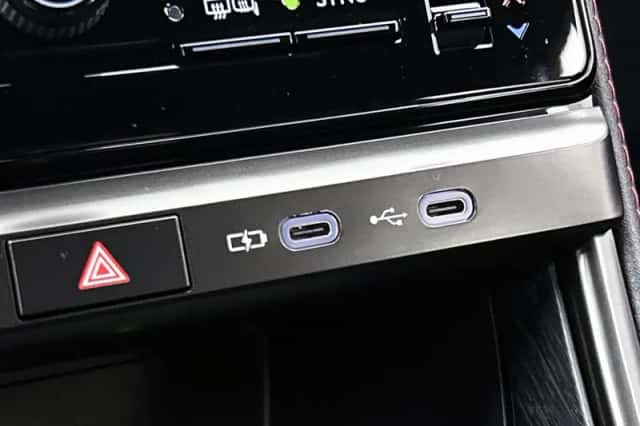 Lexus LBX (2026) thumbnail 24