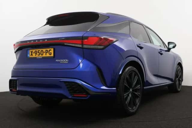 Lexus RX (2024) thumbnail 2