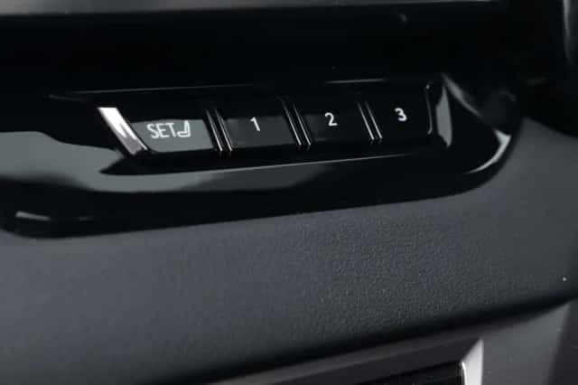 Lexus RX (2024) thumbnail 32