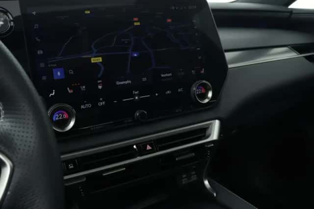 Lexus RX (2024) thumbnail 6