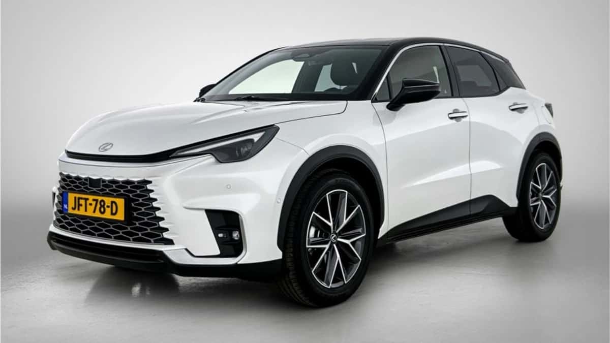 Lexus LBX (2025) — foto 1