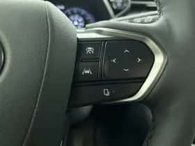 Lexus LBX (2025) thumbnail 11
