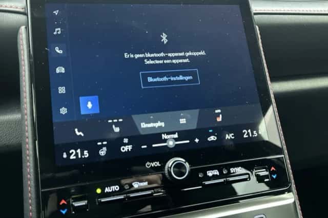 Lexus LBX (2025) thumbnail 26