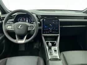 Lexus LBX (2025) thumbnail 4