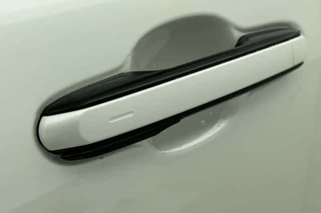 Lexus LBX (2025) thumbnail 37