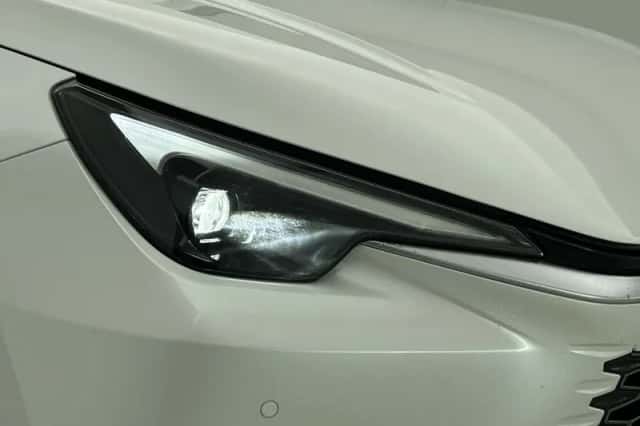 Lexus LBX (2025) thumbnail 39
