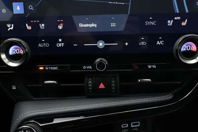 Lexus NX (2022) thumbnail 11