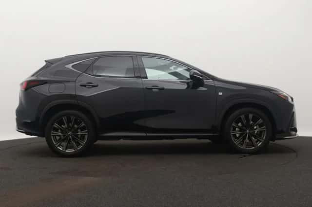 Lexus NX (2022) thumbnail 15