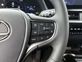 Lexus UX (2026) thumbnail 14