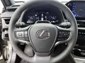 Lexus UX (2026) thumbnail 17