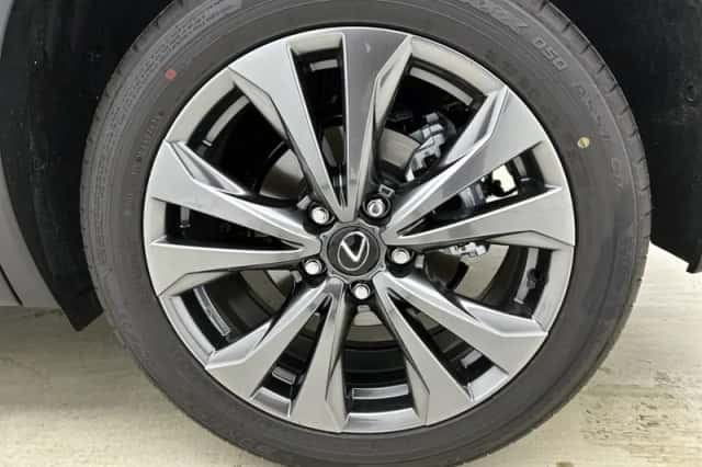 Lexus UX (2026) thumbnail 23