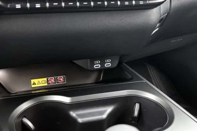 Lexus UX (2026) thumbnail 24