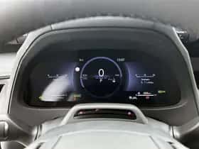 Lexus UX (2026) thumbnail 5