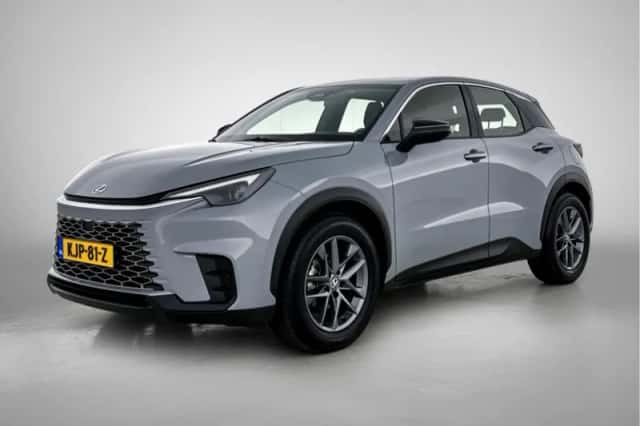 Lexus LBX (2025) thumbnail 1