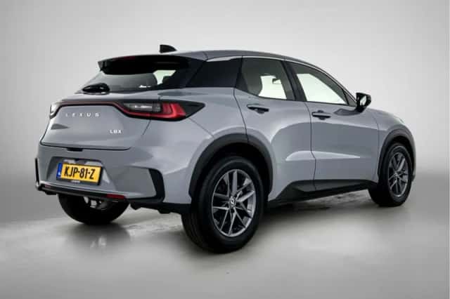 Lexus LBX (2025) thumbnail 2