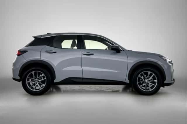 Lexus LBX (2025) thumbnail 11