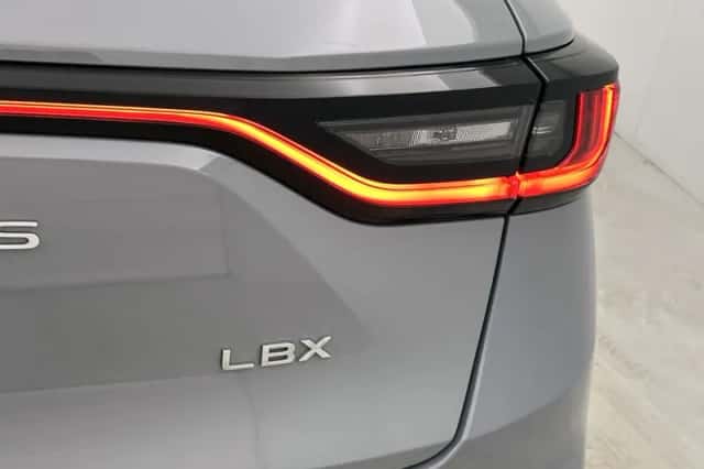 Lexus LBX (2025) thumbnail 30