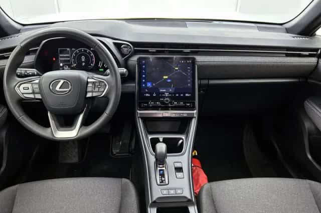 Lexus LBX (2025) thumbnail 4