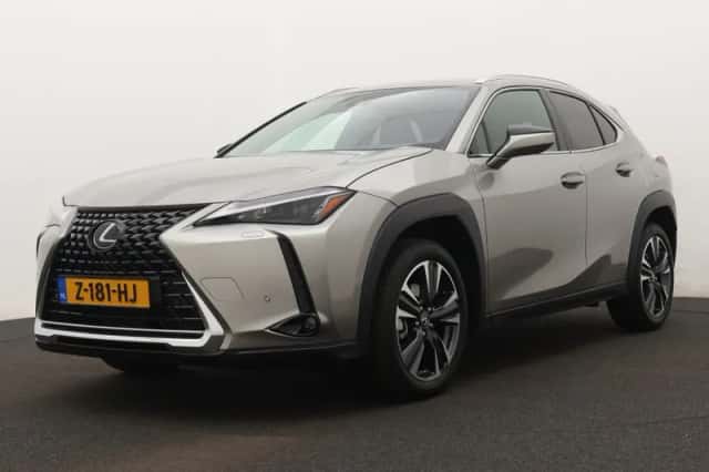 Lexus UX (2024) thumbnail 1
