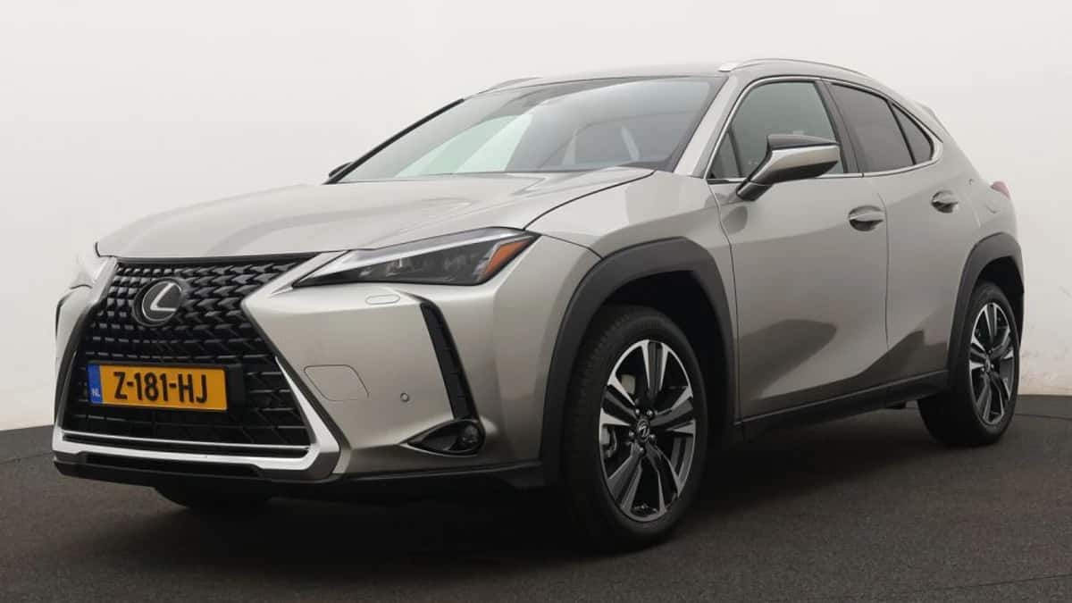 Lexus UX (2024) — foto 1
