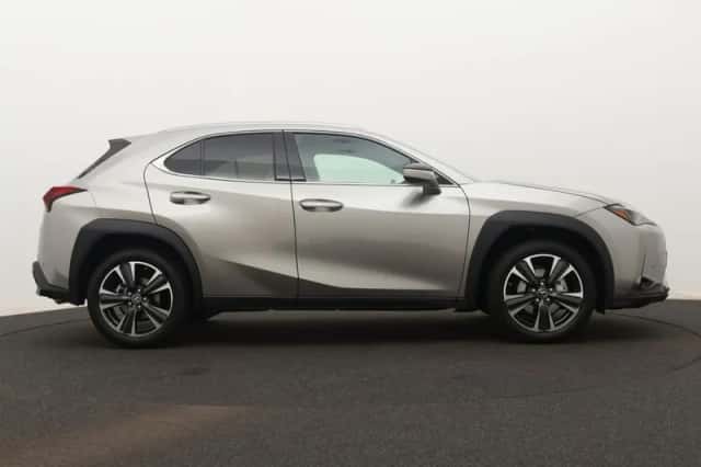 Lexus UX (2024) thumbnail 15