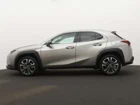 Lexus UX (2024) thumbnail 3