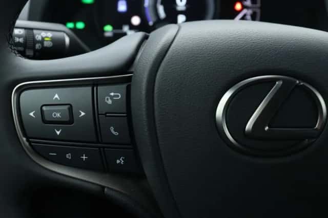 Lexus UX (2024) thumbnail 21