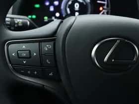 Lexus UX (2024) thumbnail 21
