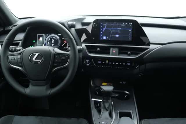 Lexus UX (2024) thumbnail 5