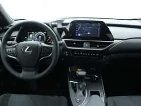 Lexus UX (2024) thumbnail 5