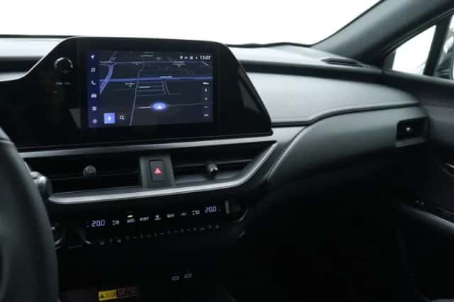 Lexus UX (2024) thumbnail 7