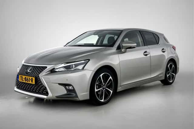 Lexus CT (2018) thumbnail 1